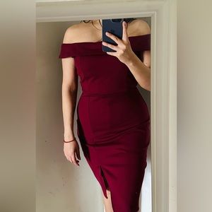 Beautiful lulus Dress off the shoulder size M *New*